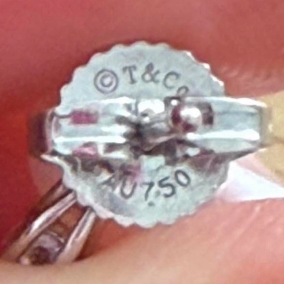 Tiffany & Co. Akoya Cultured Pearl & Natural Diamond Earrings. Serious offers. - Picture 5 of 6